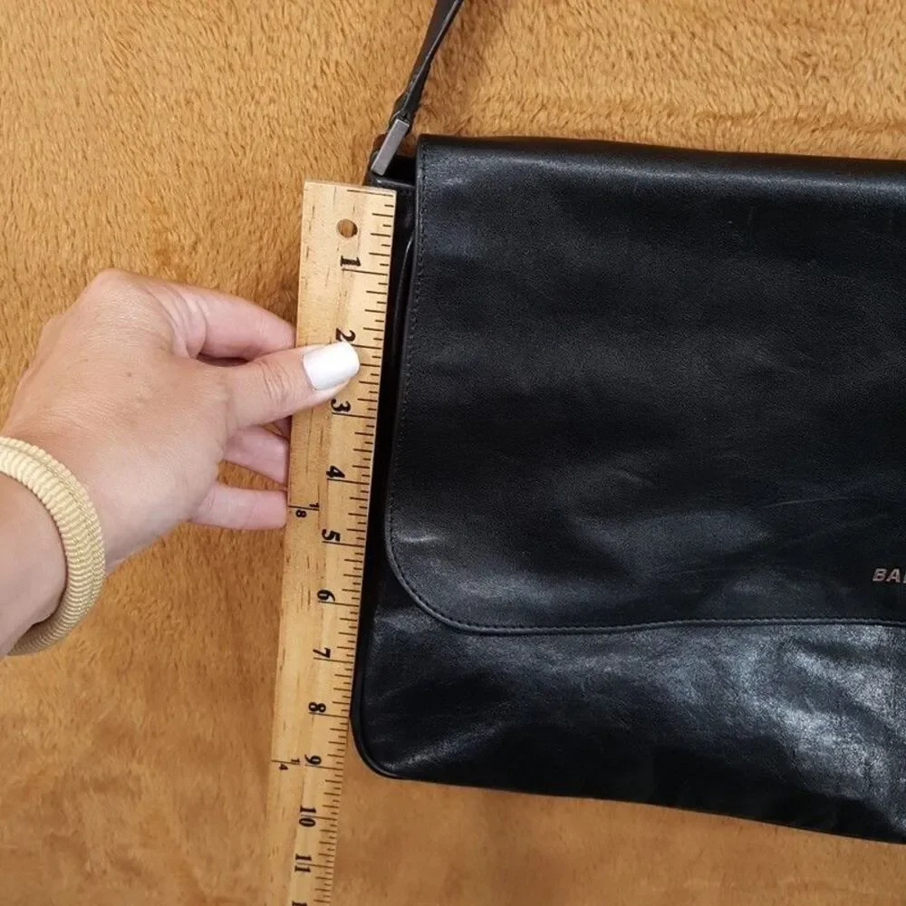 BALENCIAGA Large Black Leather Agneau Grungy Messenger Bag Crossbody $2290